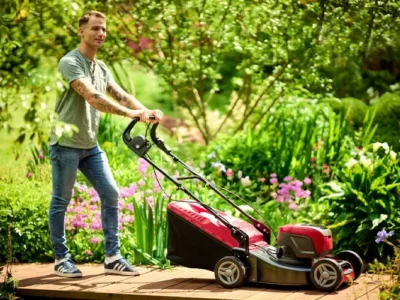 Lawn-mower-gardening